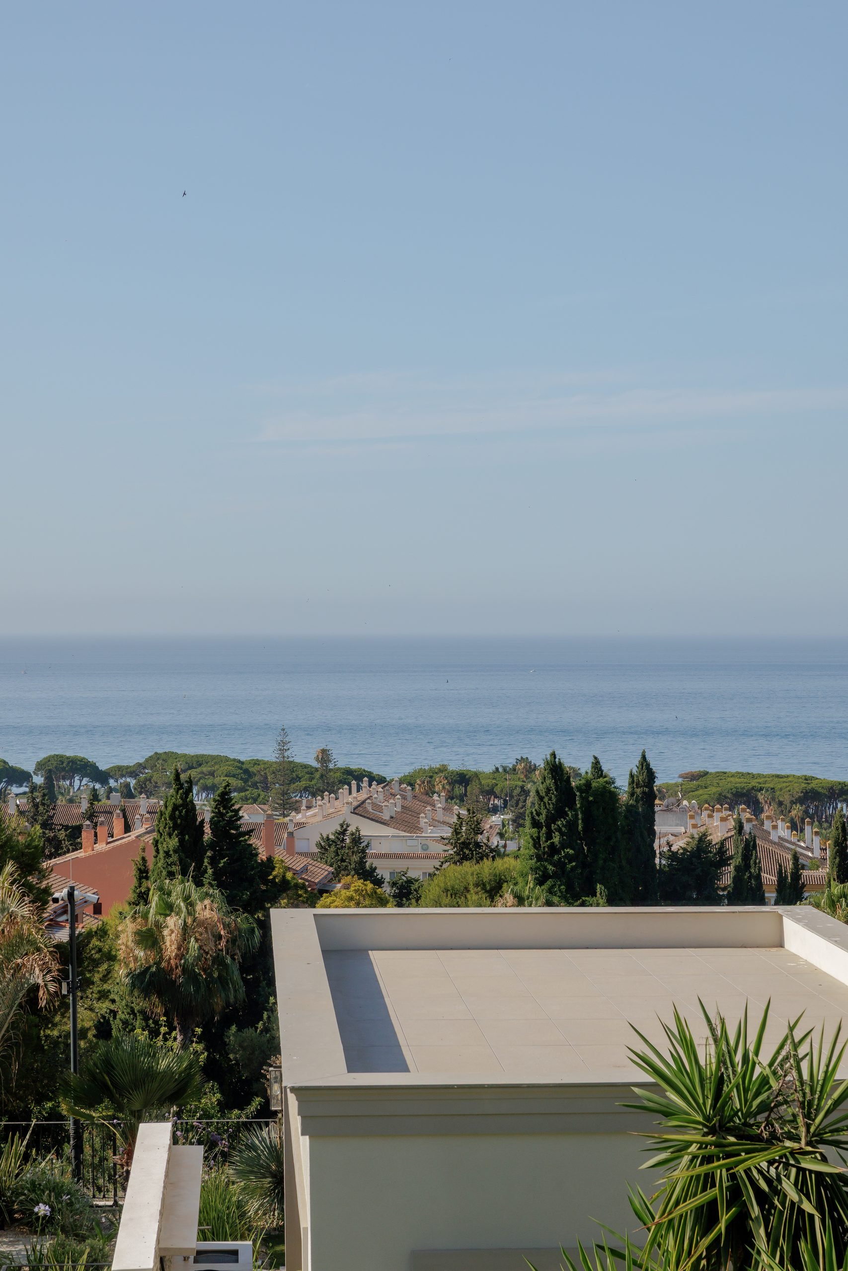 Vista al mar desde la villa — Villa Kronenburg, Nagüeles, Marbella. Fotografía de Pedro Jaén